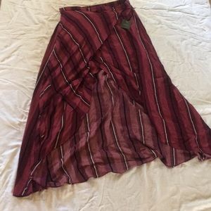 Matron black and white striped skirt